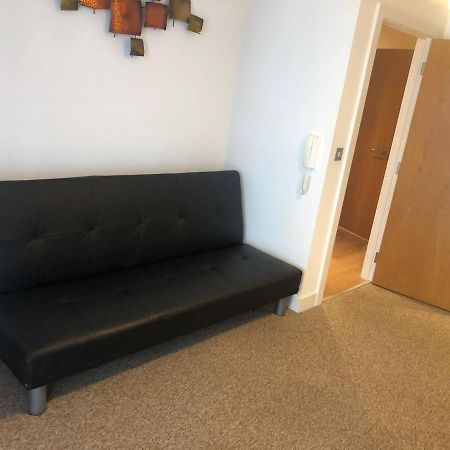 Lovely Serviced Apartment 2Min 2 City Center Манчестер Экстерьер фото