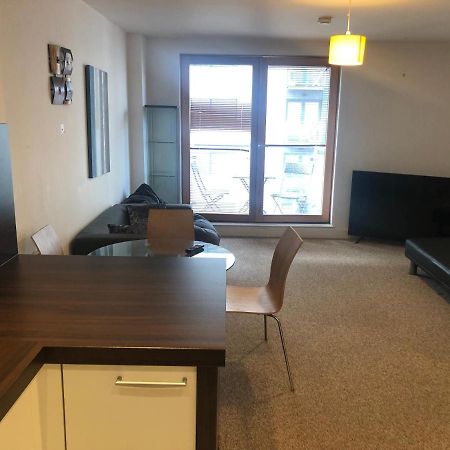 Lovely Serviced Apartment 2Min 2 City Center Манчестер Экстерьер фото